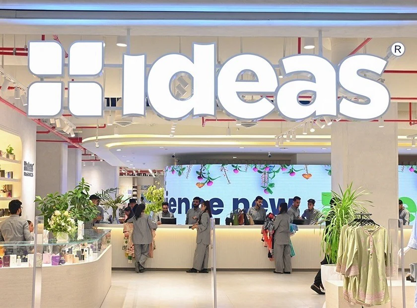 Flagship store team, portrait crop